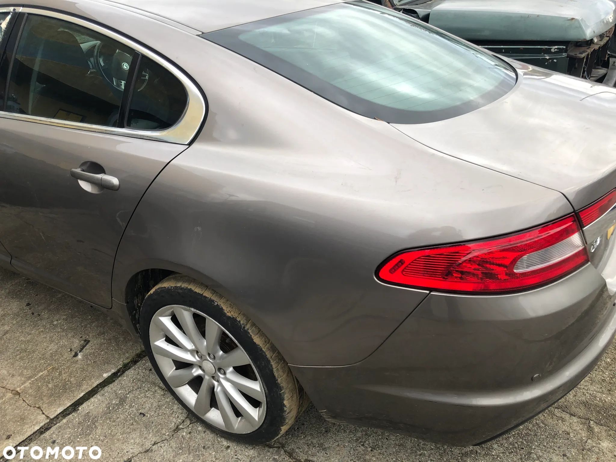 Błotnik tylny lewy ćwiartka LMO Jaguar XF X250 - 1