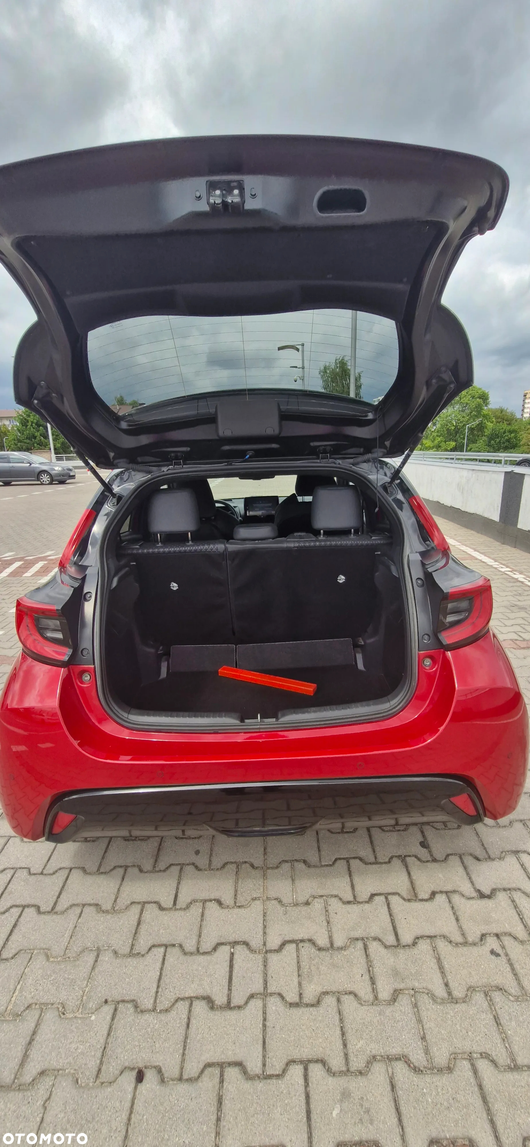 Toyota Yaris Hybrid 1.5 Style - 17