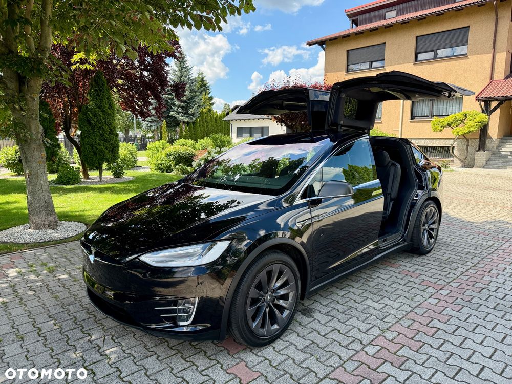 Tesla Model X - 2