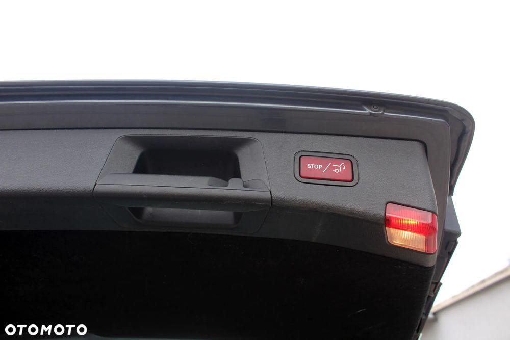 Mercedes-Benz Klasa E 250 CDI DPF BlueEFFICIENCY Automatik Avantgarde - 27