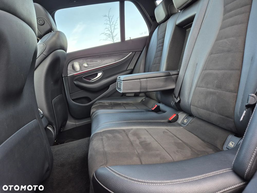 Mercedes-Benz Klasa E 220 d T 9G-TRONIC AMG Line - 23