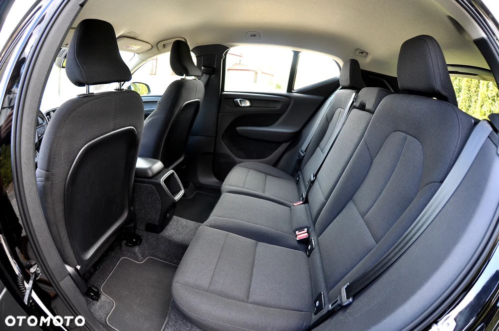 Volvo XC 40 T3 Momentum Pro - 19