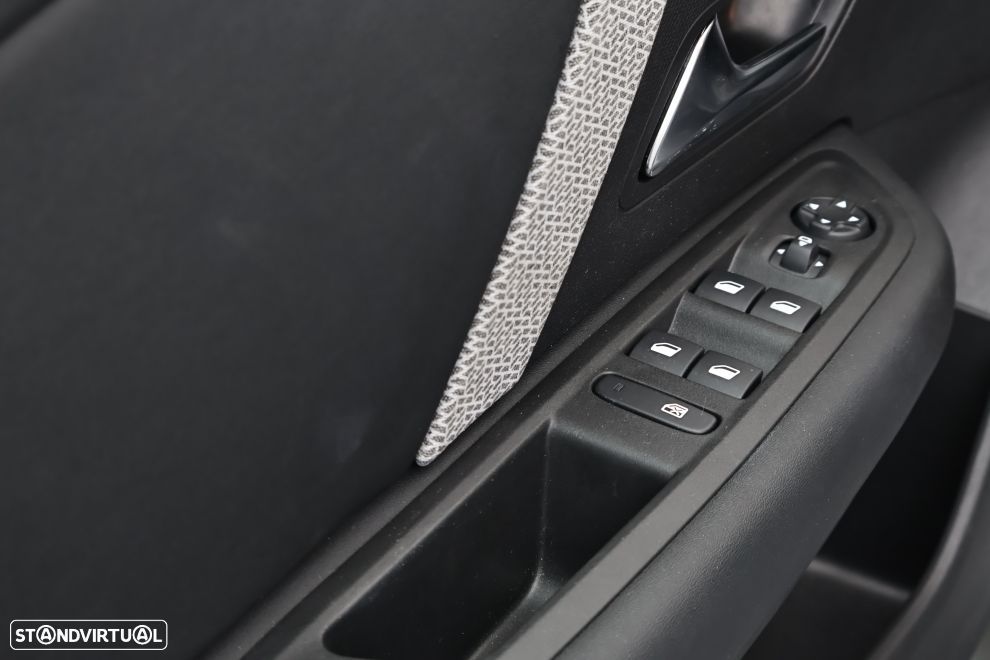 Citroën C4 1.2 PureTech Plus - 24