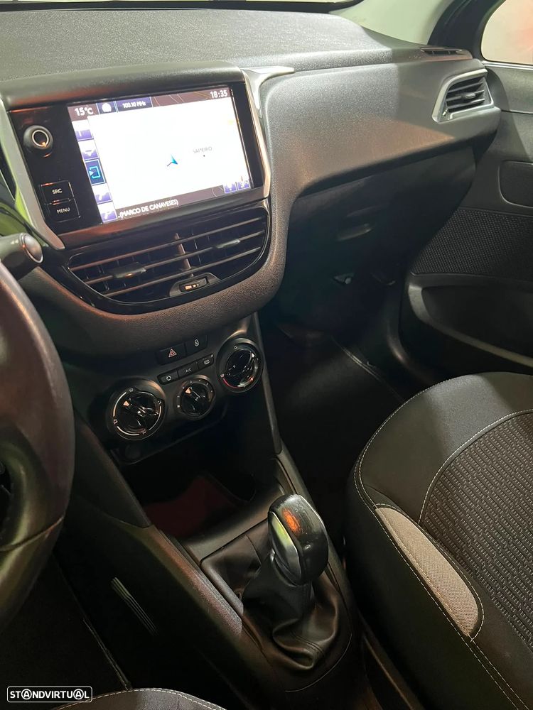Peugeot 208 1.2 PureTech Style - 10