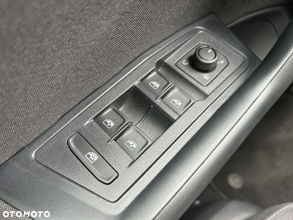 Volkswagen T-Roc - 24