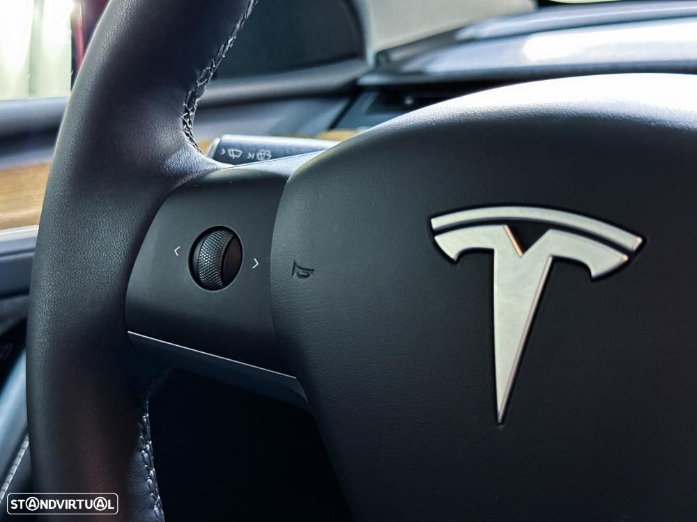 Tesla Model Y Performance Dual Motor AWD — fotografia 42