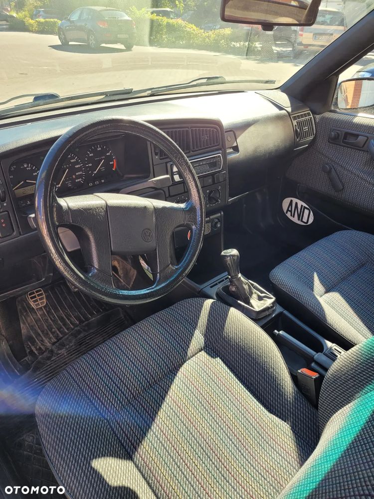 Volkswagen Passat 1.6 TD CL - 5