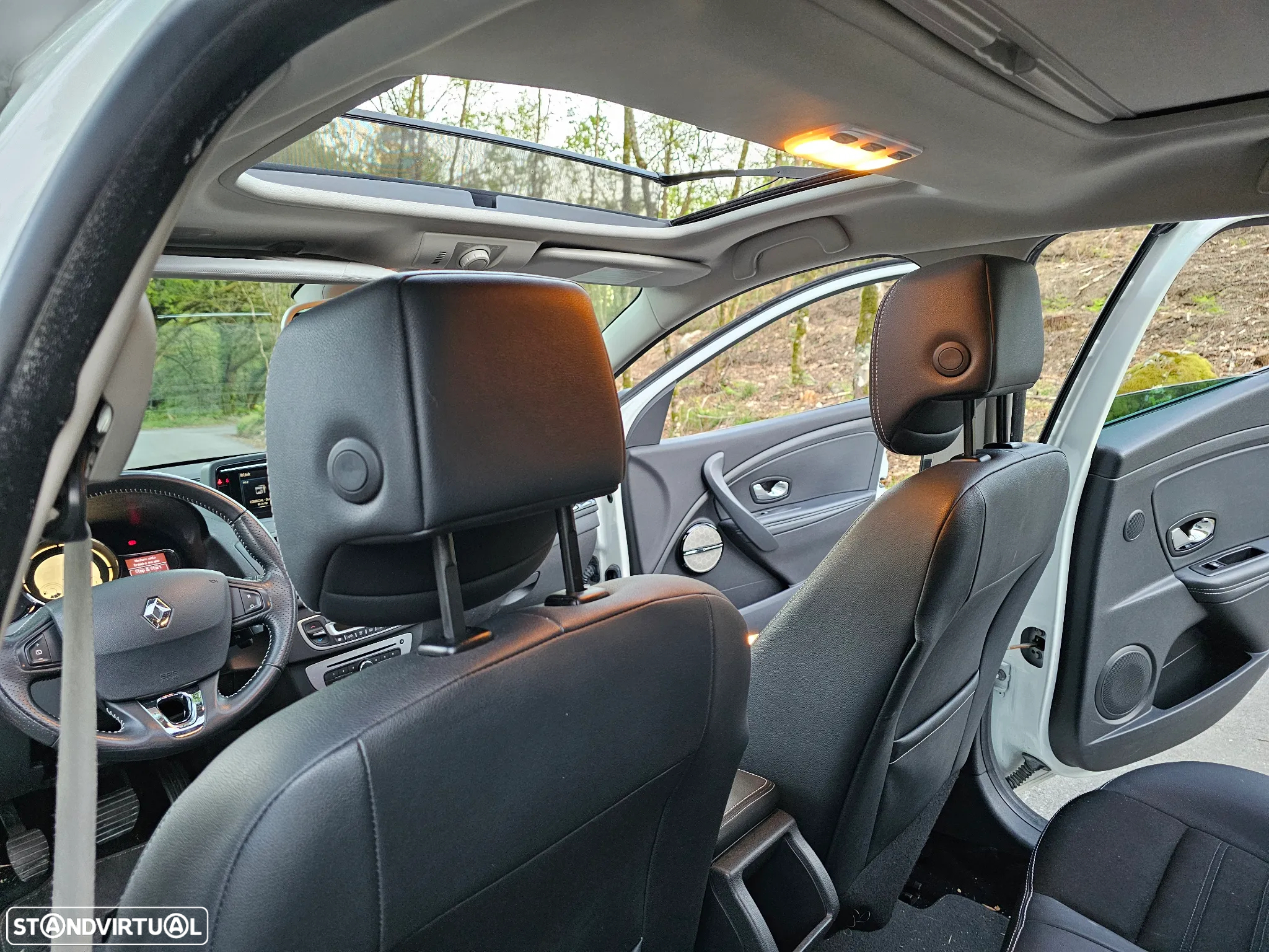 Renault Mégane 1.5 dCi Bose Edition - 25
