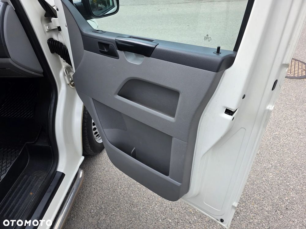 Volkswagen Transporter T5 - 17