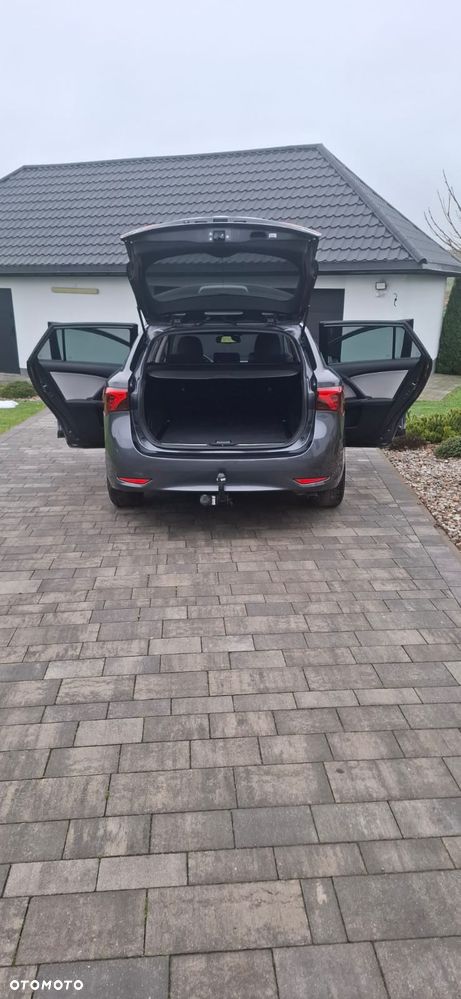 Toyota Avensis 2.0 D-4D Selection - 10