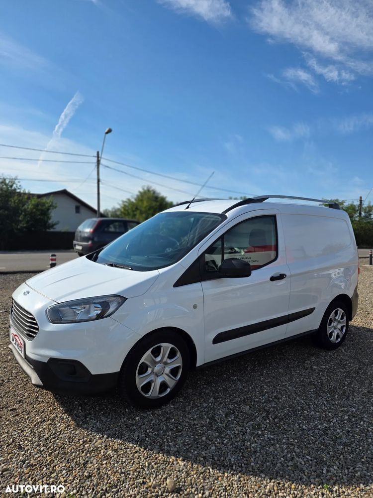 Ford Courier - 35