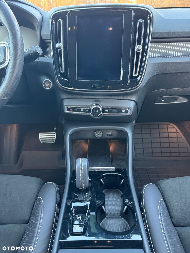 Volvo XC 40 T5 AWD R-Design - 32