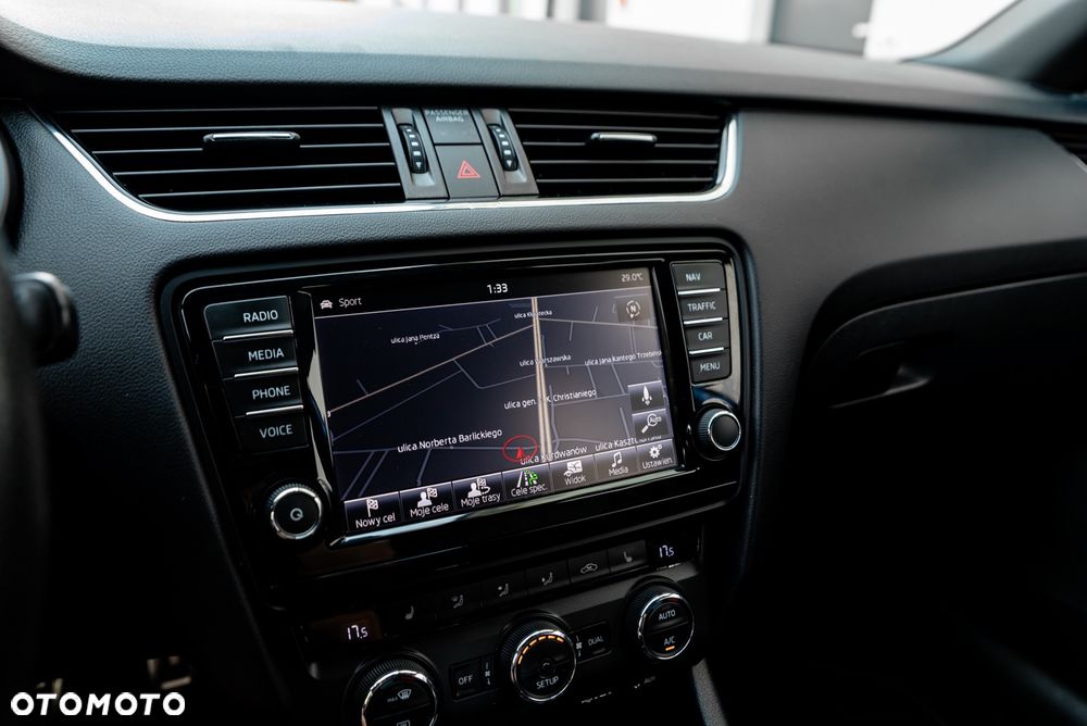 Skoda Octavia 2.0 TSI (Green tec) DSG RS - 32