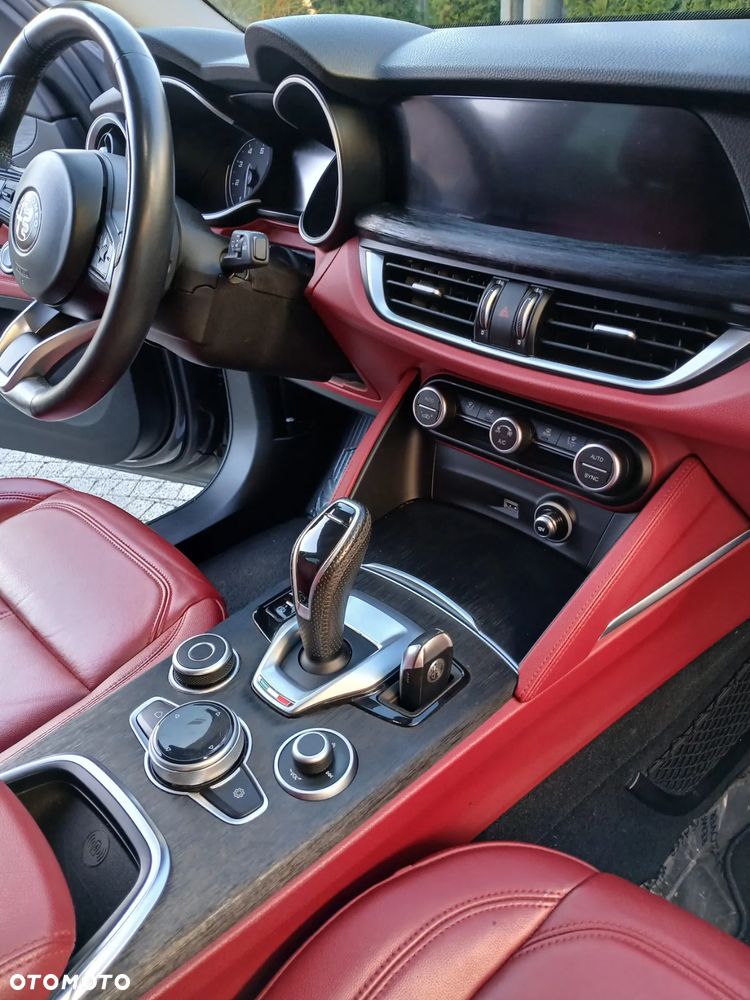 Alfa Romeo Stelvio - 33