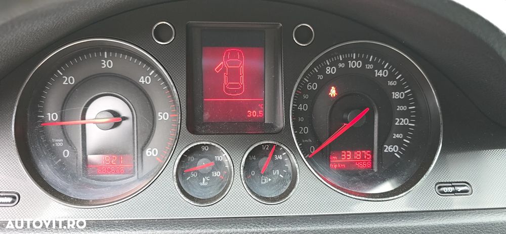 Volkswagen Passat 1.9 TDI DPF Comfortline - 12