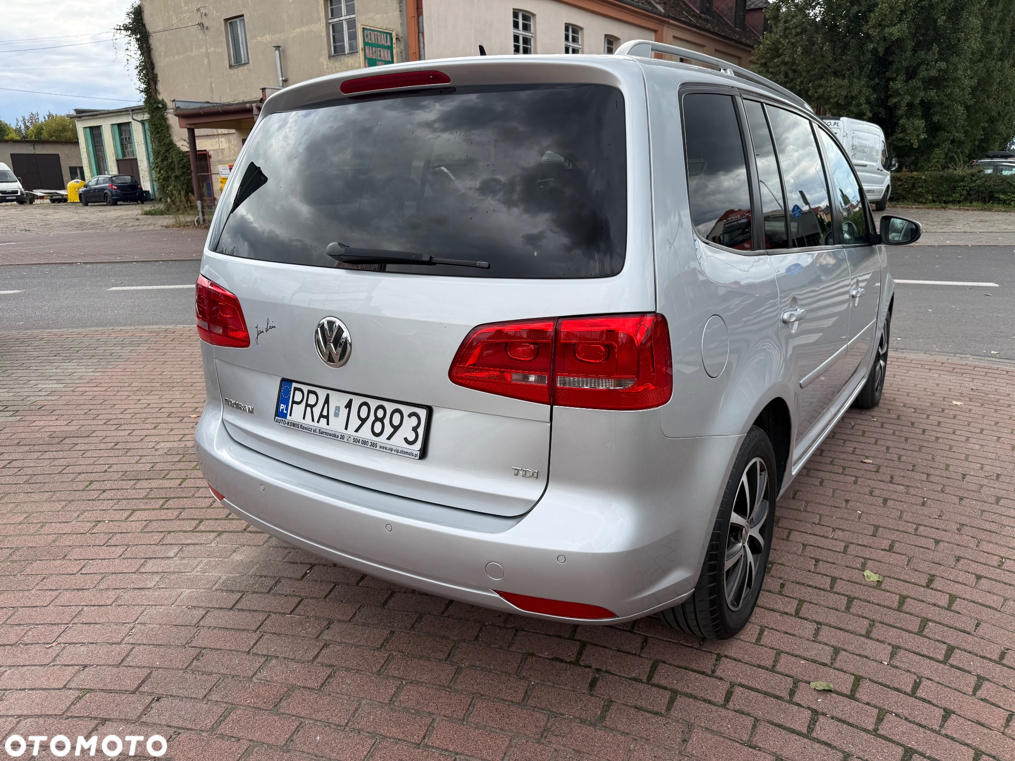 Volkswagen Touran 1.6 TDI DPF BlueMotion Technology Trendline - 19