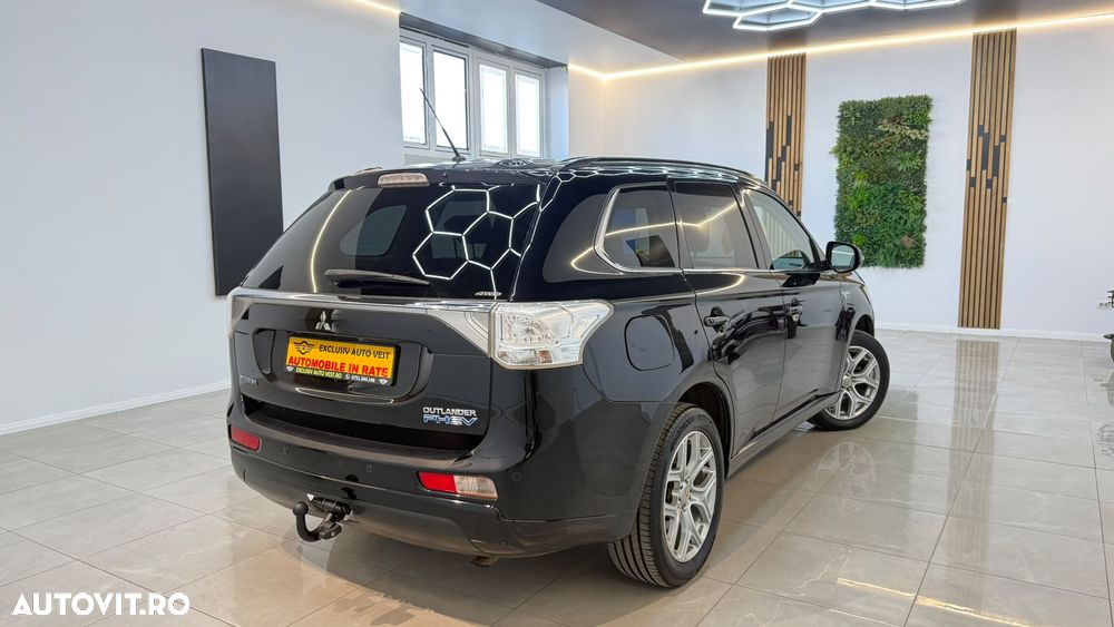 Mitsubishi Outlander - 14