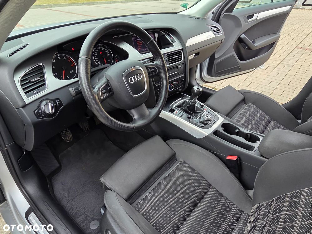 Audi A4 Avant 1.8 TFSI quattro Ambiente - 30