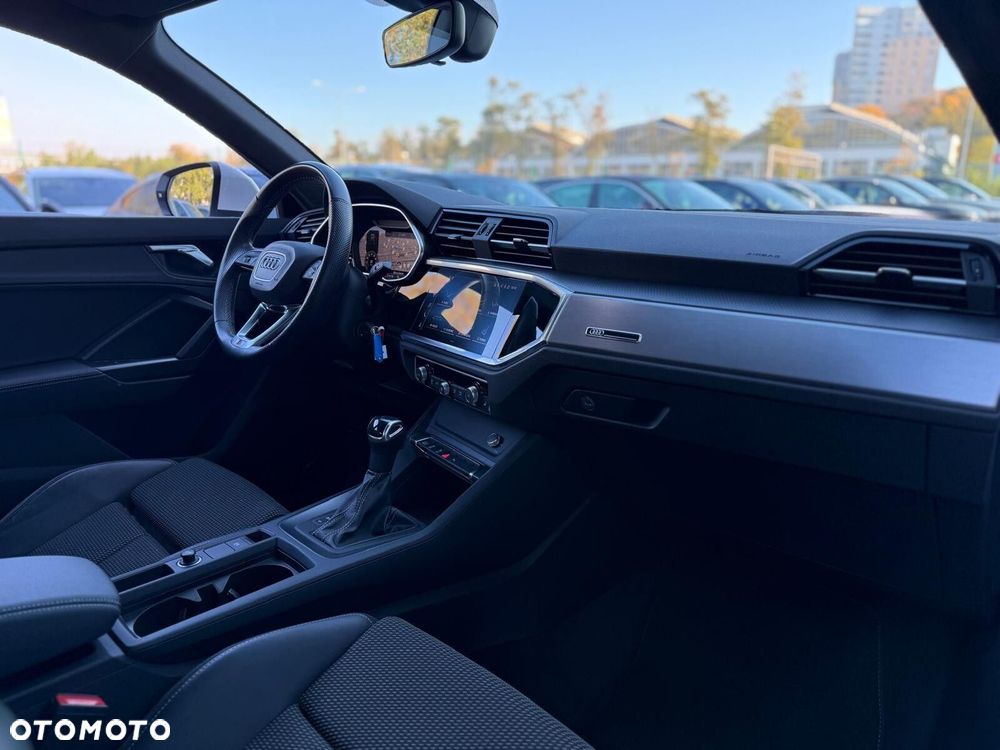 Audi Q3 Sportback - 15