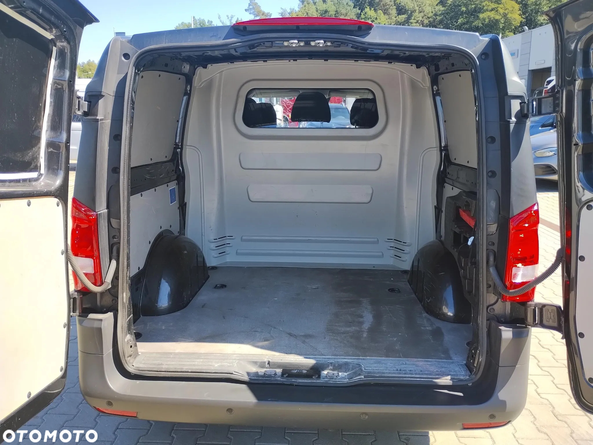 Mercedes-Benz Vito - 15