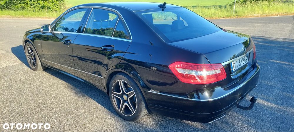Mercedes-Benz Klasa E ver-200-cgi-blueefficiency-automatik-avantgarde - 3