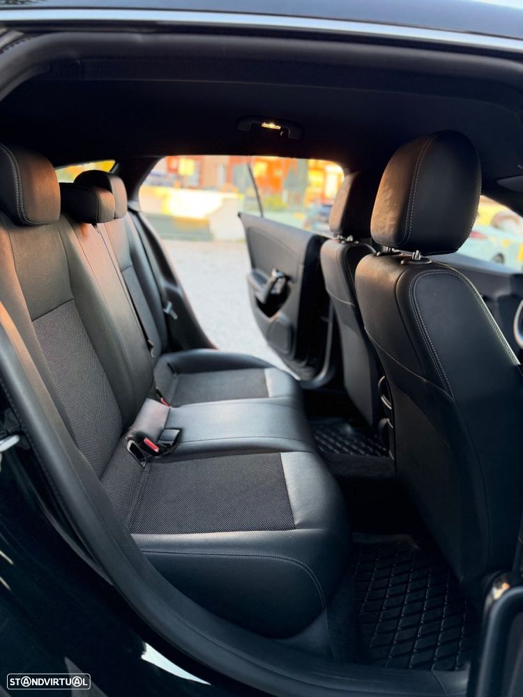 Mercedes-Benz CLA 180 d Shooting Brake Business Solutions - 11