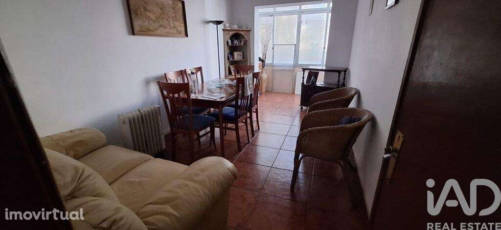 Apartamento T1 em Laranjeiro e Feijó - Grande imagem: 5/5