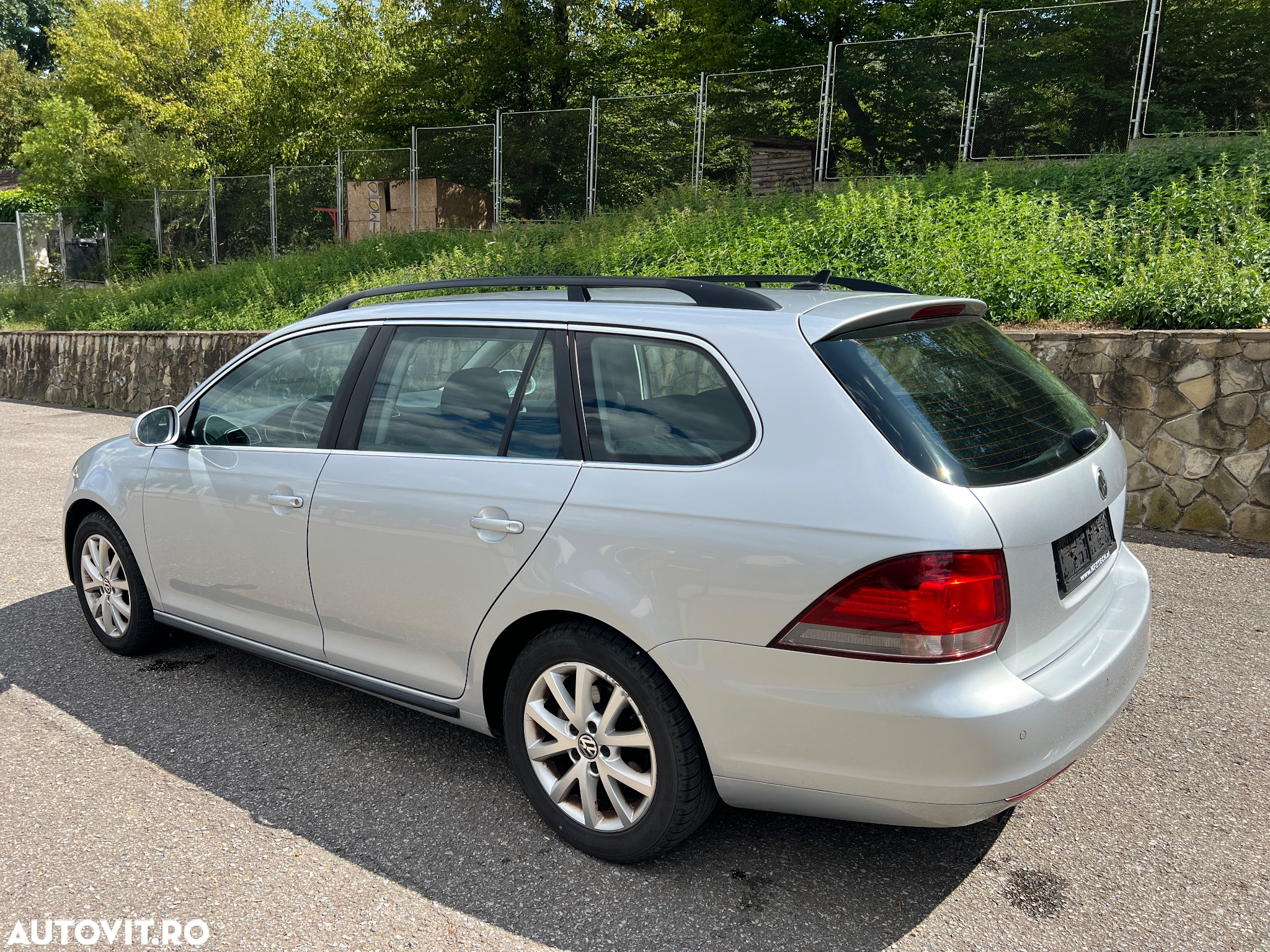 Volkswagen Golf 1.6 TDI BlueMotion Technology DSG Comfortline - 4