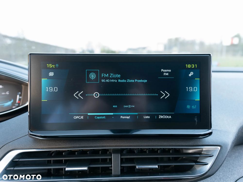 Peugeot 3008 1.6 PureTech Hybrid PHEV Allure Pack S&S EAT8 - 33