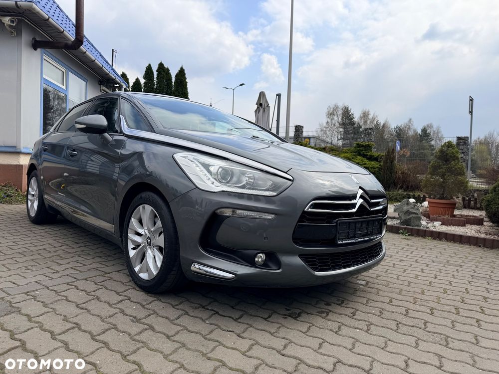 Citroën DS5 1.6 THP SoChic - 1