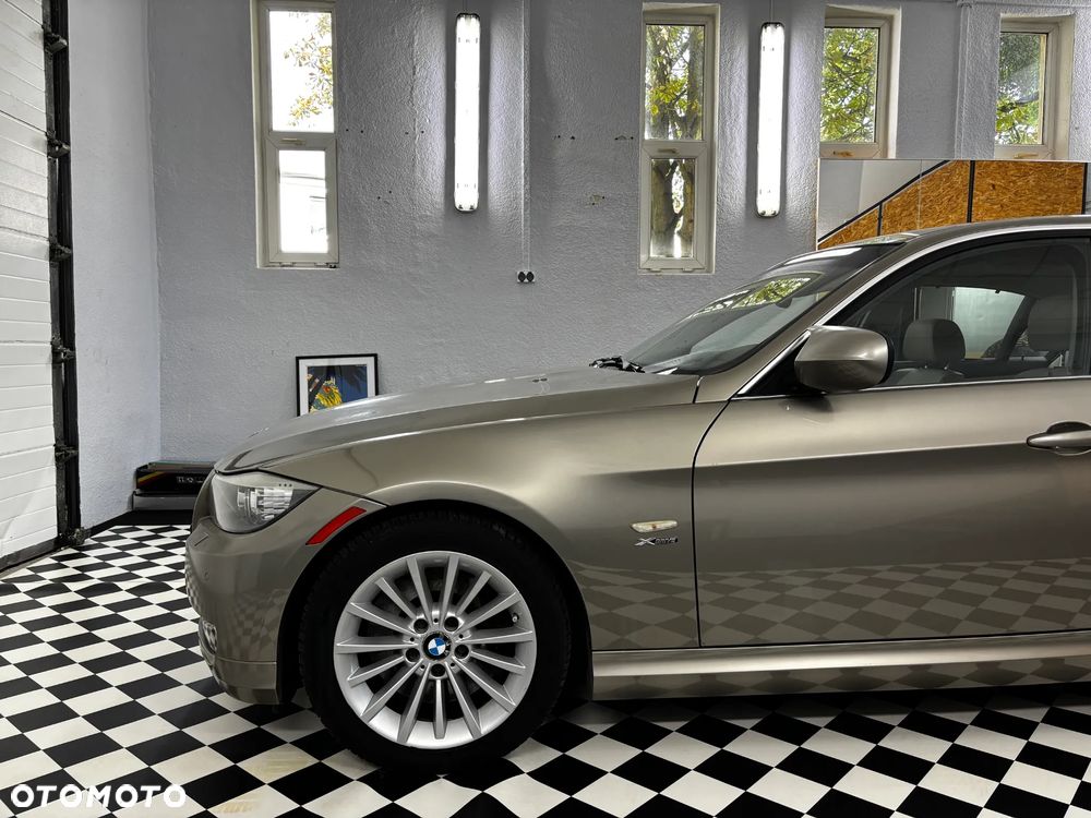 BMW Seria 3 335i Sport-Aut Luxury Line - 7