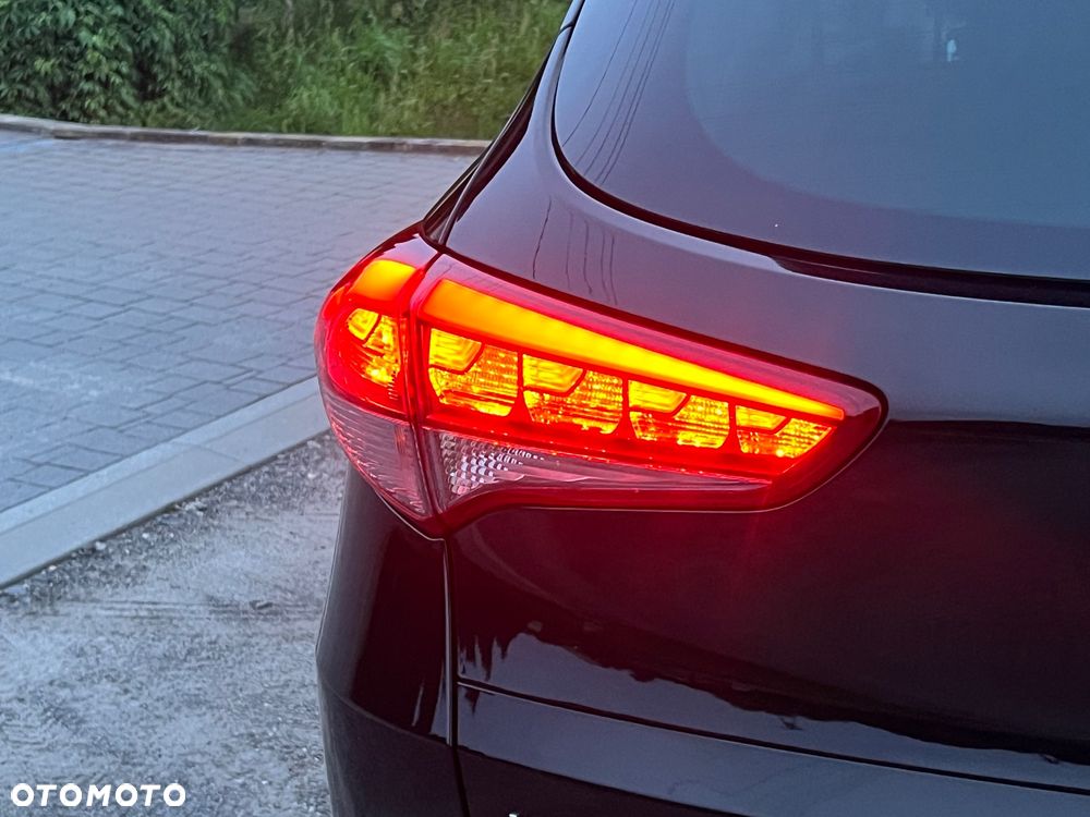 Hyundai Tucson 1.6 GDI BlueDrive Style 2WD - 16