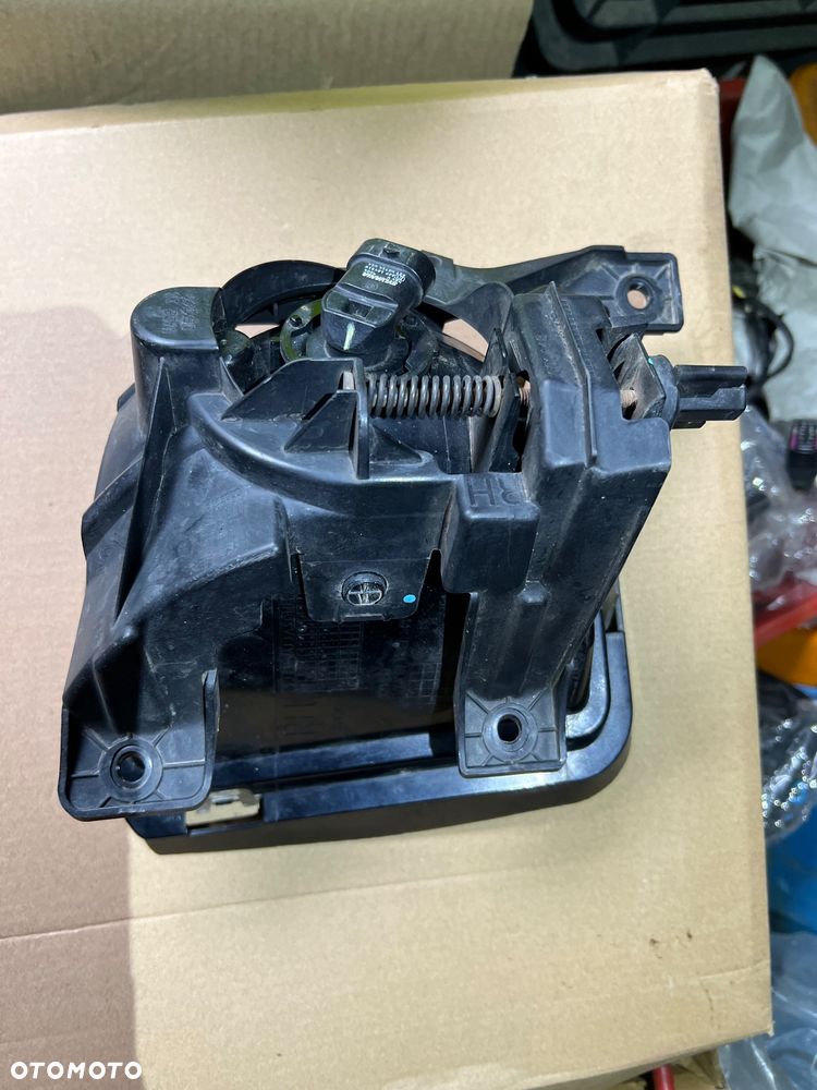 Dodge Ram 1500 Sport Halogen prawy - 2