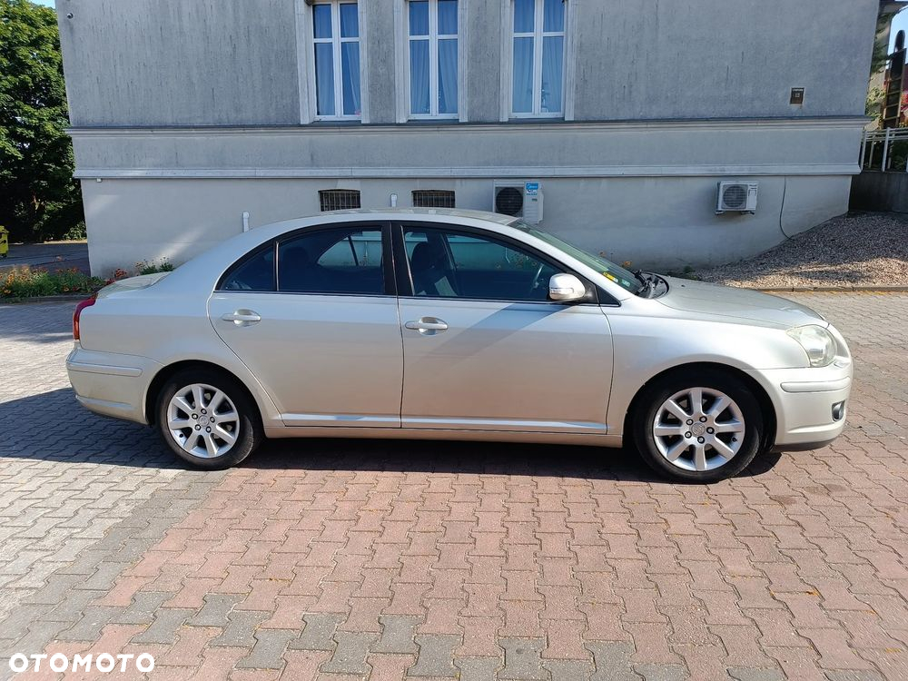 Toyota Avensis 2.2 D-4D Prestige - 11