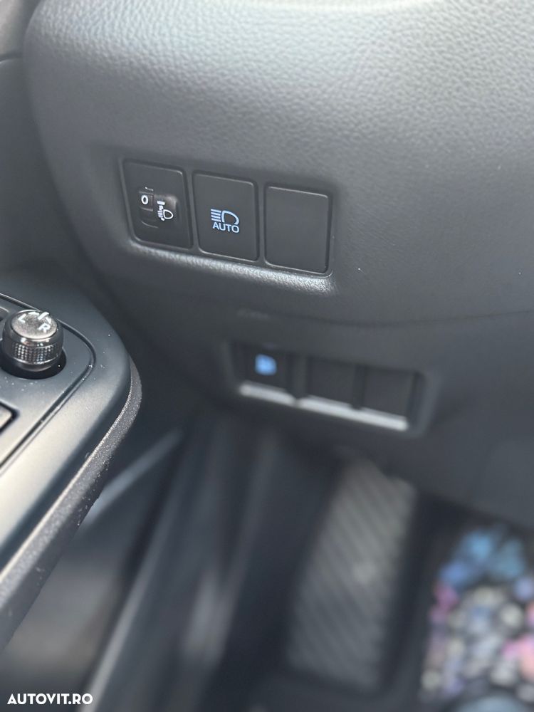 Toyota C-HR 1.8 HSD 4x2 CVT C-lassy LED - 12