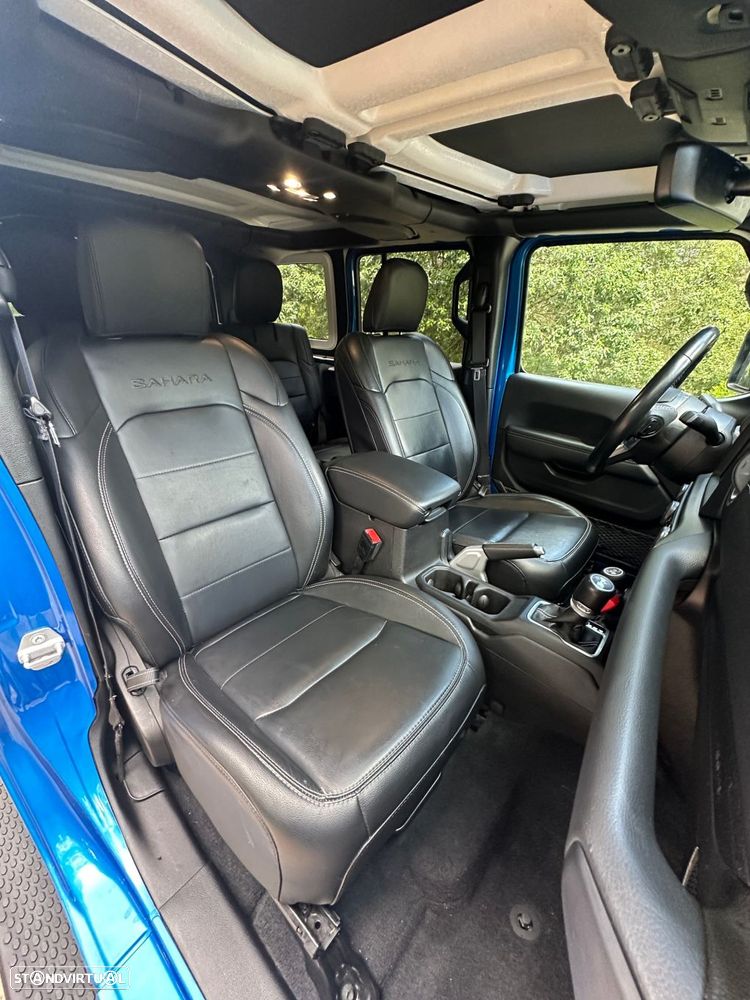 Jeep Wrangler - 23