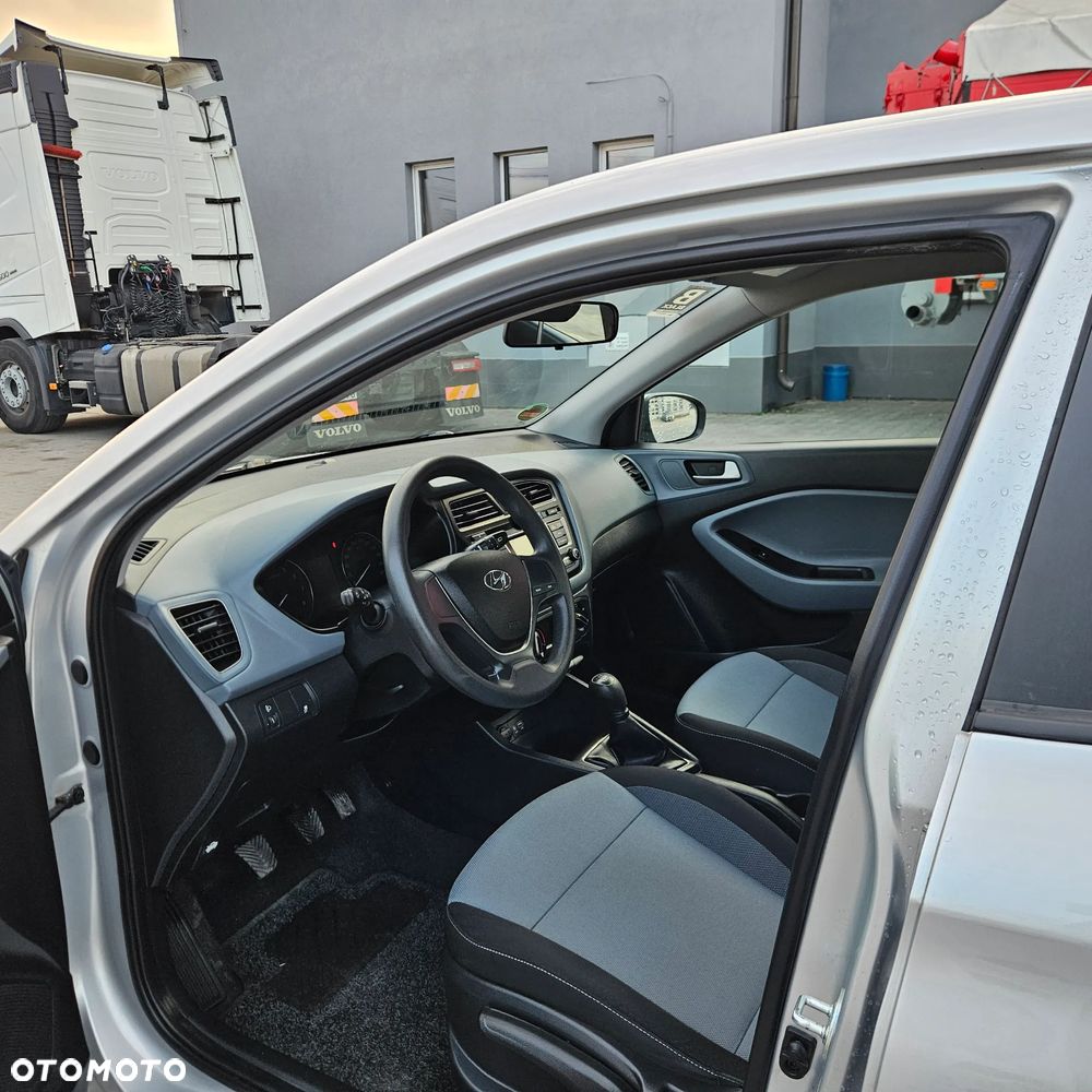 Hyundai i20 - 10