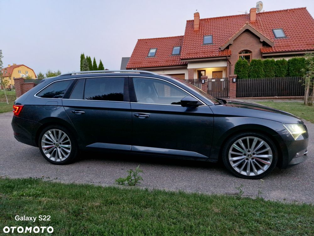 Skoda Superb 2.0 TDI 4x4 DSG Premium Edition - 31