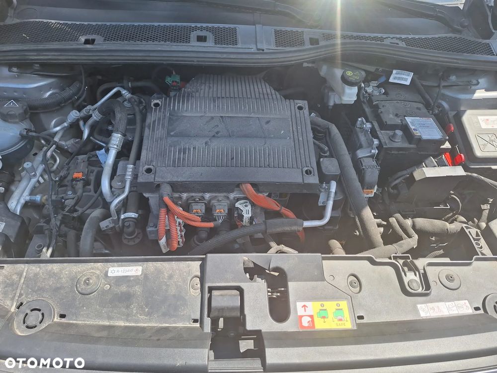 Peugeot 208 Elektromotor 136 GT - 13