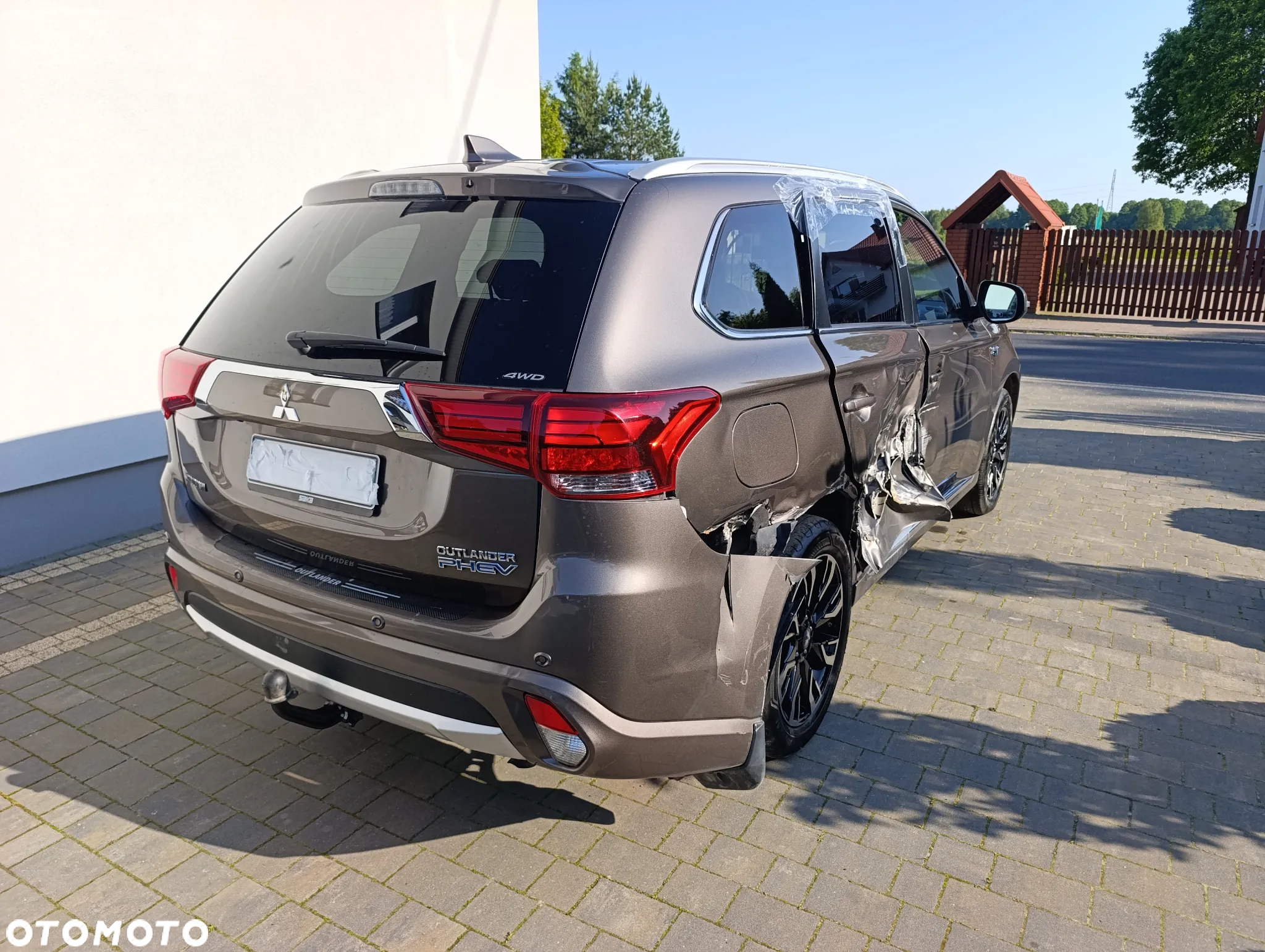 Mitsubishi Outlander 2.0 4WD Plug-In Hybrid Top - 4