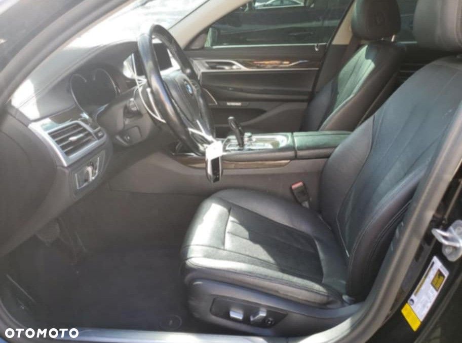 BMW Seria 7 740Li - 20
