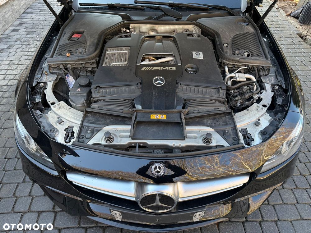 Mercedes-Benz Klasa E AMG 63 S 4Matic+ 9G-TRONIC - 16