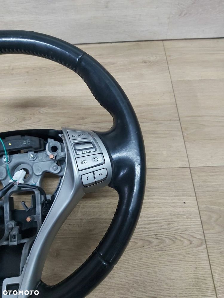 Nissan Qashqai II J11 Kierownica skóra - 3