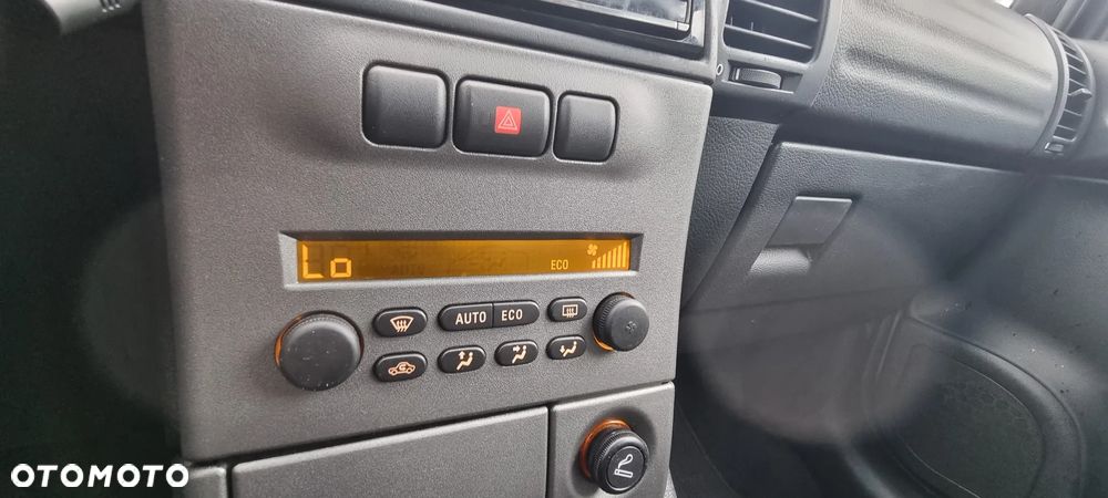 Opel Zafira 2.2 Elegance - 25