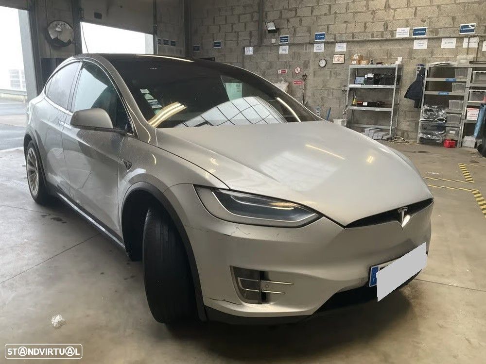 Tesla Model X 90D - 2