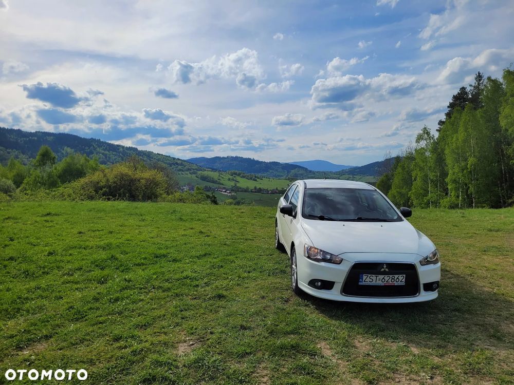 Mitsubishi Lancer 1.6 Inform - 1
