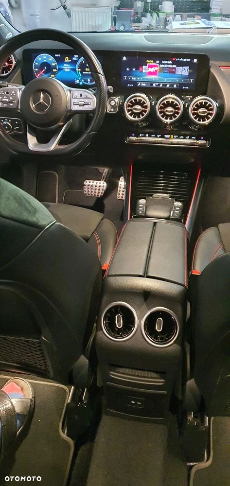 Mercedes-Benz GLA 220 d 4-Matic AMG Line - 3