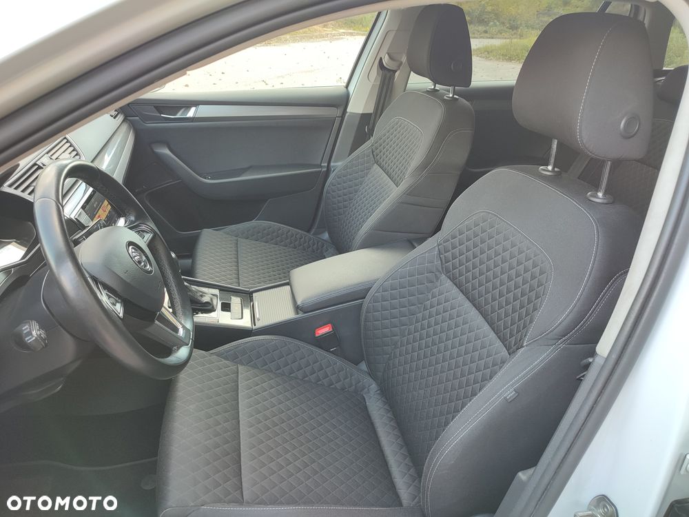 Skoda Superb 2.0 TDI L&K DSG - 17