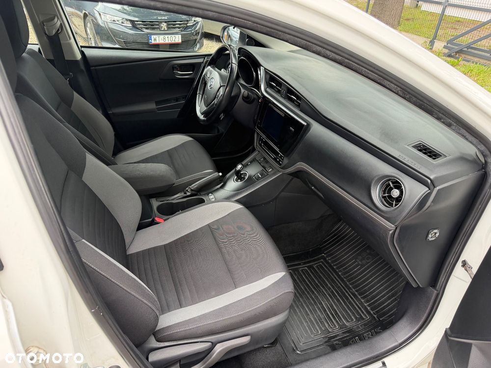 Toyota Auris Hybrid 135 Premium - 9