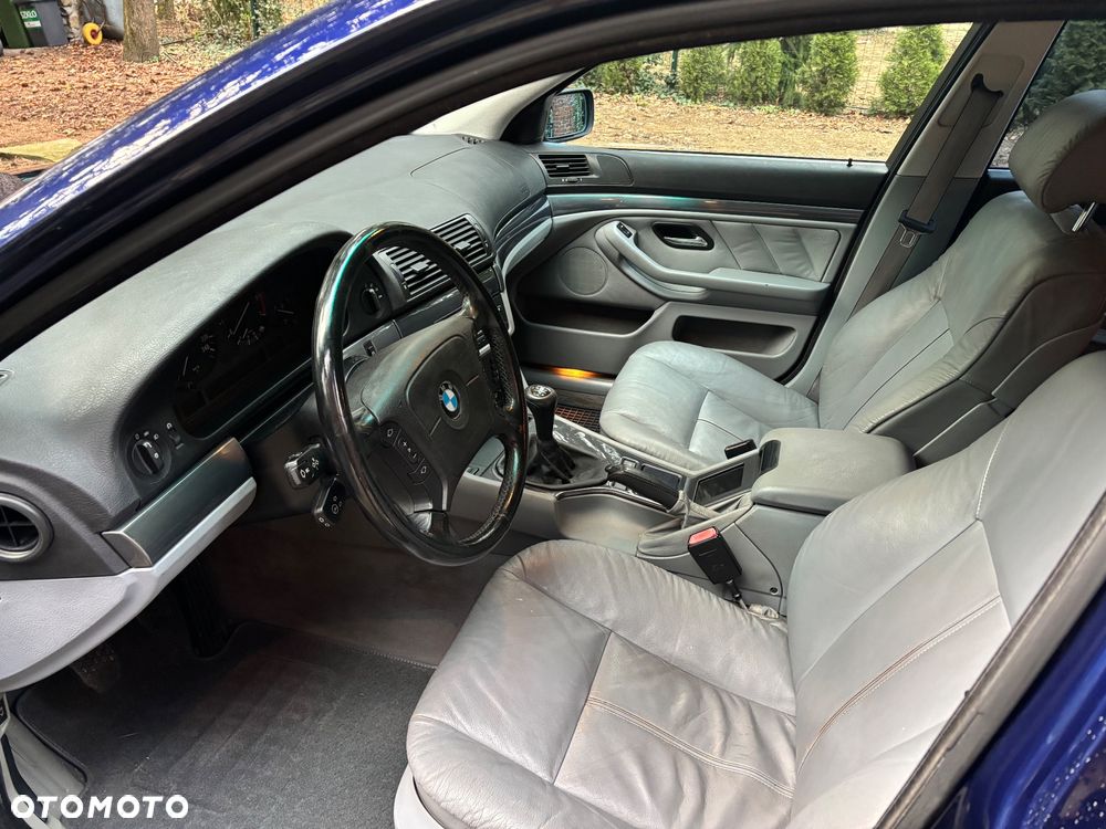 BMW Seria 5 540i - 18